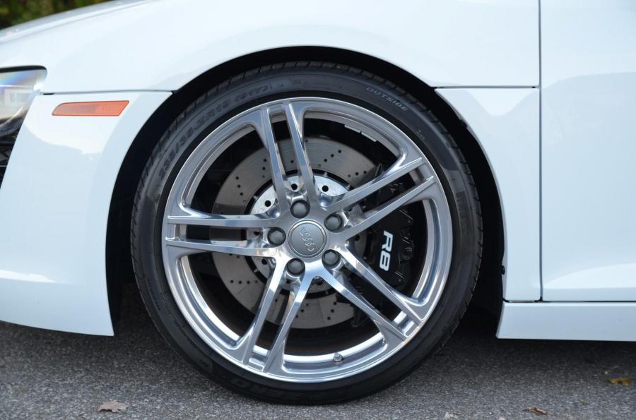 Колеса Audi R8 Spyder 2011 года  (NA) (фото 24 из 59)